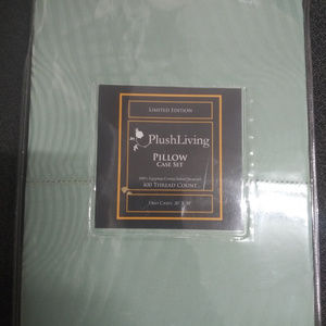 Peacock Pillow Case Set in Silt Green